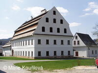 Trasa pro vozíčkáře a různá poutní zastavení