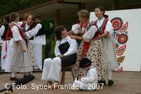 Mezinárodní folklorní festival Písní a tancem