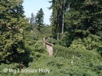 Tovačov, Zámek - hradby