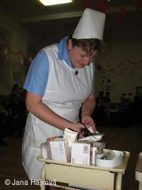 Obecní ples - ordinace uprostřed vesnice